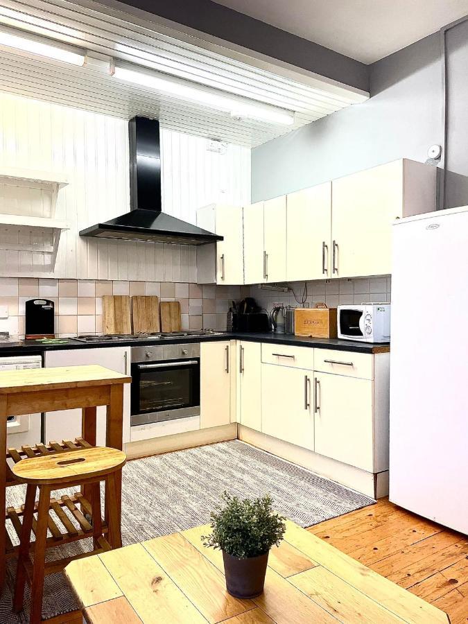 Lothian Road - Castle View Apartment 에든버러 외부 사진
